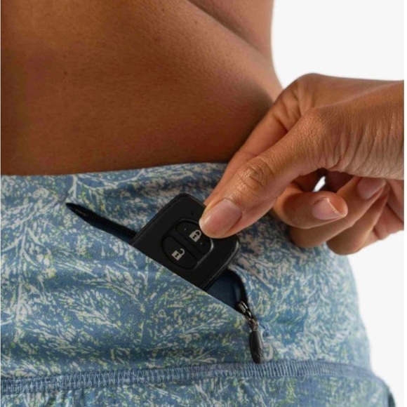 NWT Rabbit Summit Chasers 4” Endless Sky Fern Short - Small - Picture 2 of 10